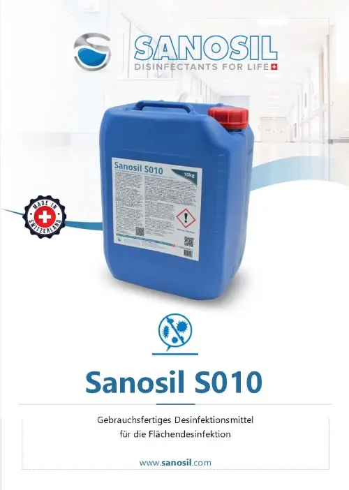 Blauer Kanister mit rotem Verschluss, Etikett mit Text, darüber Logo und Schriftzug 'SANOSIL DISINFECTANTS FOR LIFE', darunter Text 'Sanosil S010 Gebrauchsfertiges Desinfektionsmittel für die Flächendesinfektion'.